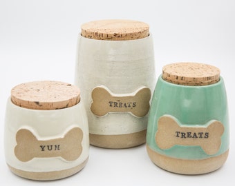 Custom pet jar - Personalized pet gift - Handmade gift - Dog Treat Jar - Pet urn - Dog treat holder - Pet loss gift - Custom pet treat jar
