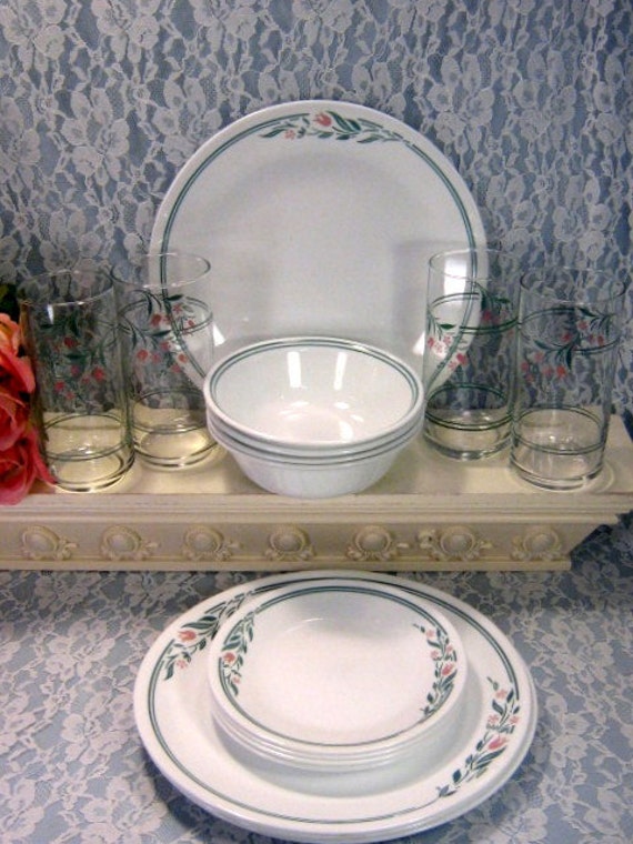 Items similar to Corelle Corning Ware Rosemarie Dinnerware Set of 20