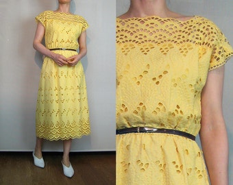 80s EMBROIDERED CUTOUT Dress Vintage Pale Yellow Embroidered Cotton Dress Yellow Cutwork Cotton Dress Scalloped Hem Dress German Dress