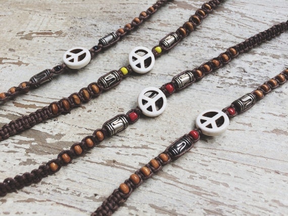 WOODEN PEACE BRACELET- Peace Symbol Bracelet- Macrame Bracelet- Unisex- Surfer Jewellery- Bohemian Bracelet- Vintage Style Bracelet