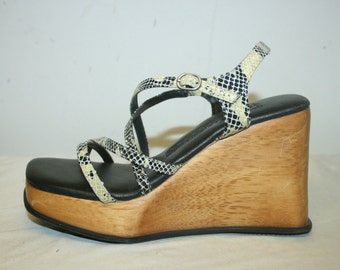 Size 6,Platform Heels,size 6 shoes,platform shoes,platform sandals,platform shoes 6,platform wedges,90s platforms,chunky platforms 90s