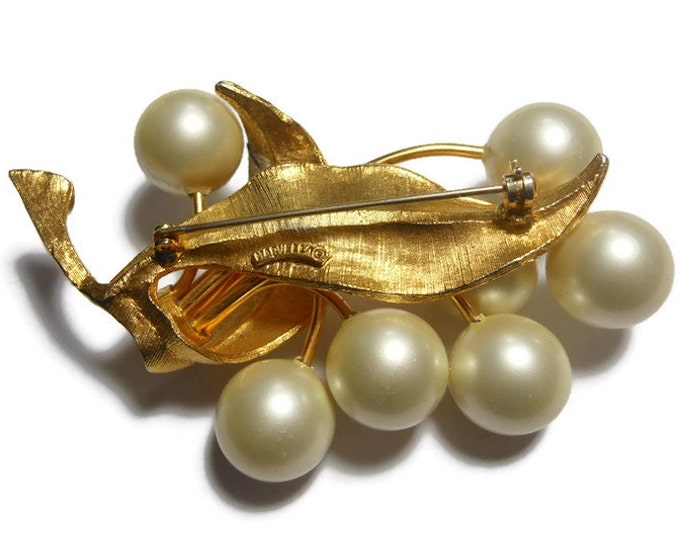 Marvella pearl brooch, creamy white faux pearls form the flowers of this bouquet on a gold stem with gold textured leaves, large floral pin