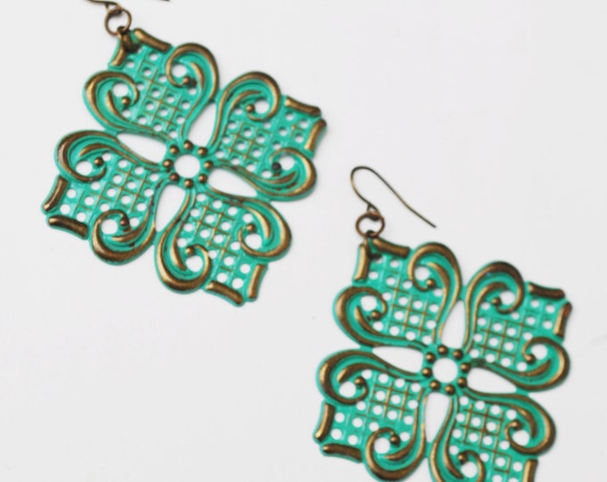 Boho turquois Dangle earrings - Aqua blue enamel coated Metal - drop pierced earrings