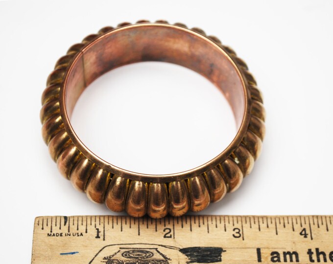 Gold ribbed bangle - gold plated copper - modern Boho Bracelet