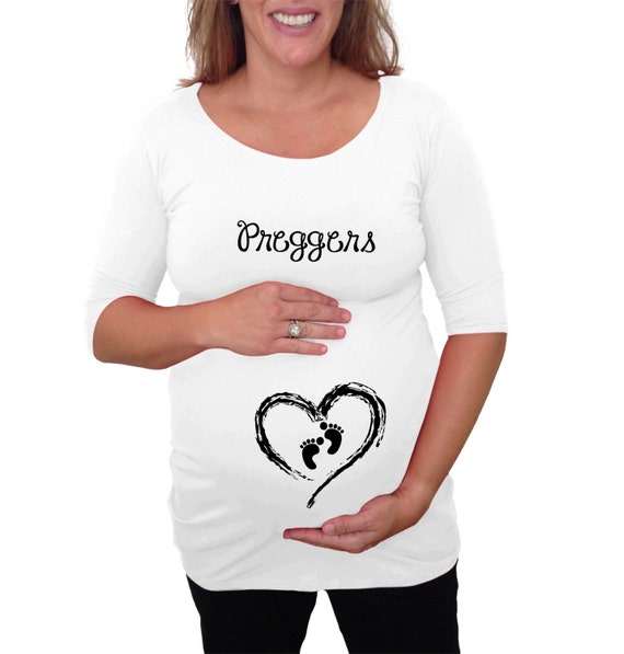 Items similar to Pregnancy announcement maternity shirt 