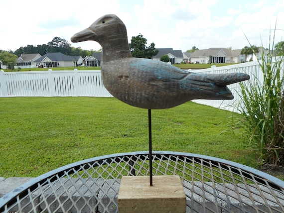 9 inch primitive driftwood seagull / beach decor / nautical