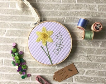 SALE Daffodil, Fabric, Embroidery Hoop, Welsh Gift, Freemotion Embroidery, 6 inch Hoop, Spring Pastels, Spring Decor, Easter Gift,