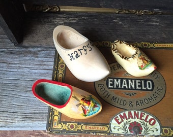 Set of 3 Wooden Shoes: Vintage Dutch Wooden Shoes, Miniature Wooden Shoes Instant Collection, Souvenirs of Holland
