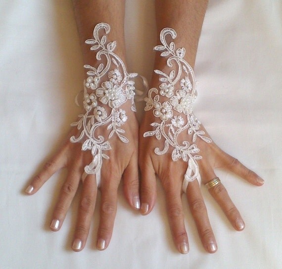 Free ship Wedding gloves beaded pearls white or ivory lilac bridal gloves lace gloves fingerless gloves french lace gloves lavender