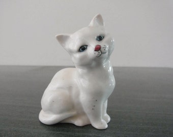 royal doulton white cat