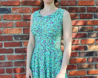 Fit & Flare Dress - Peter Pan Collar - Minty Floral Sleeveless