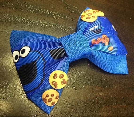 Cookie monster hair bow / sesame street bows by CutieBowBoutique