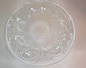 1970's Vintage Christmas - Glass "Holly Leaves Christmas Wreath" Plate