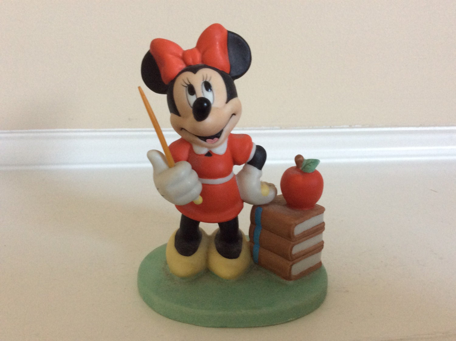 An Inspiring Disney Minnie Mouse Teacher Figurine Sri Lanka.