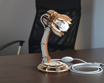 Planky Desk Lamp