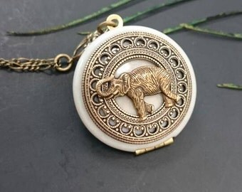 vintage Elephant locket/antique style/something blue/Anniversary/Bridesmaid gift/Wedding/Birthday/Sister/Mom/Daughter/Photo Picture/friend.