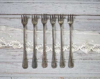 Set Wm. Rogers Pickle Forks