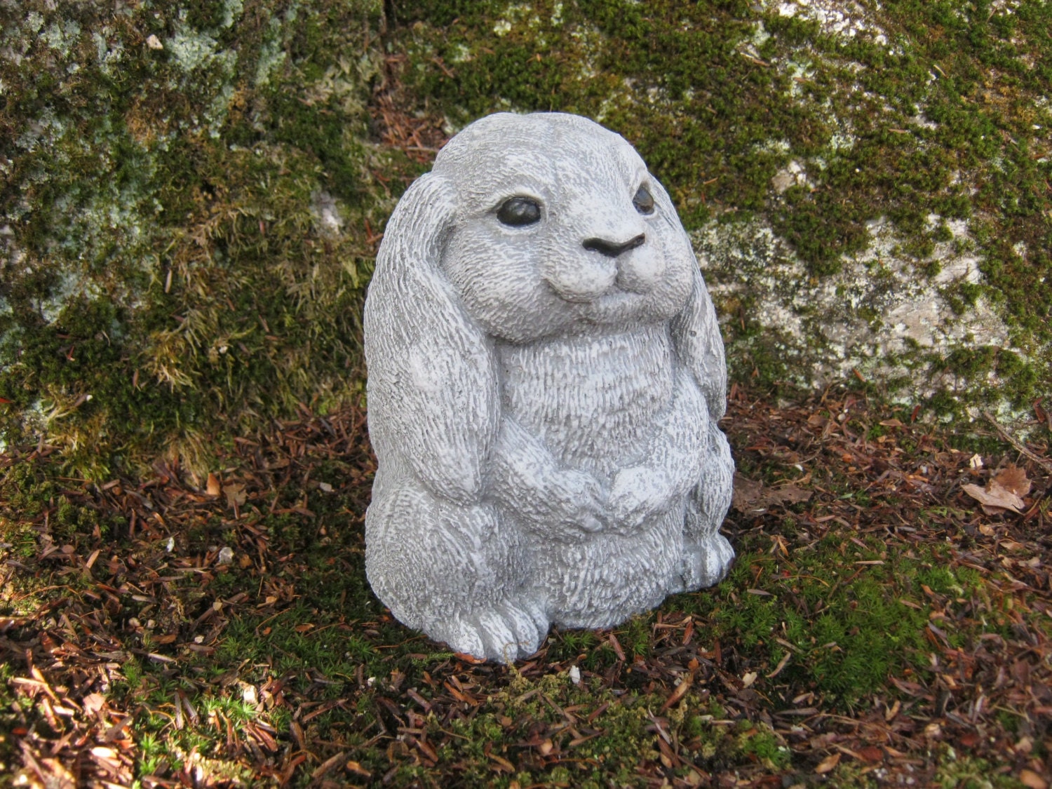 bunny rabbit statue