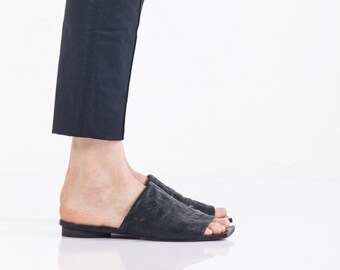 flat black open toe shoes