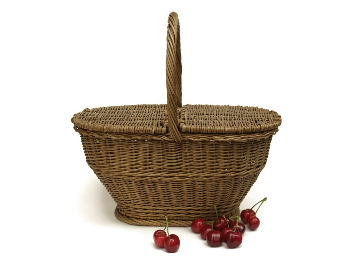 French Picnic Basket. Vintage French Country Kitchen Decor.