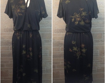 Black floral mid length 70s dress - Large/Plus