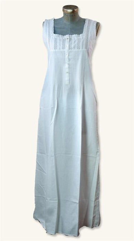 Womens Long Feminine Nightgown 100% Cotton by lainazboutique