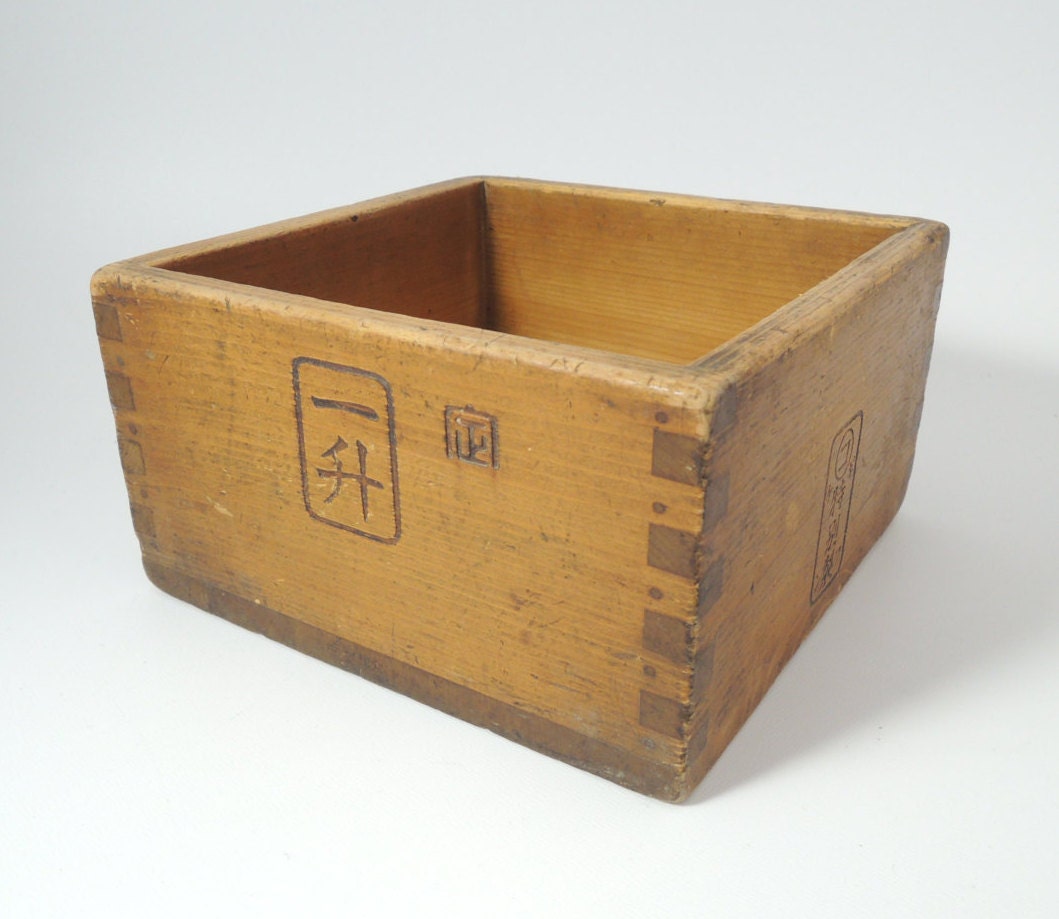 Antique Japanese Measuring Box Masu One sho ref3