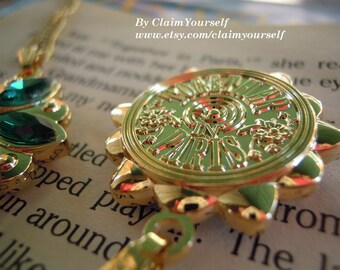 Anastasia Together In Paris Necklace Anya Flower Key Charm Engraved Cubic Zirconia Emerald Siam Gold Plated 18K Cosplay