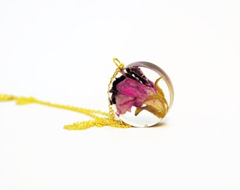 Real pressed flower resin necklace, real flower jewelry, flower necklace, real flower pendant necklace, nature jewelry, nature inspired