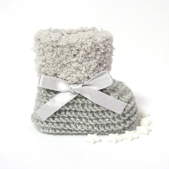 Hand made gray baby booties newborn to 3 months Tricotmuse