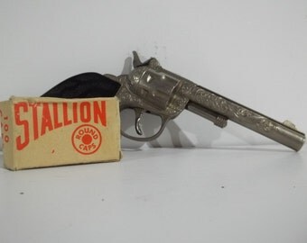 Hubley Single Shot Cap Gun and Box of Stallion Caps