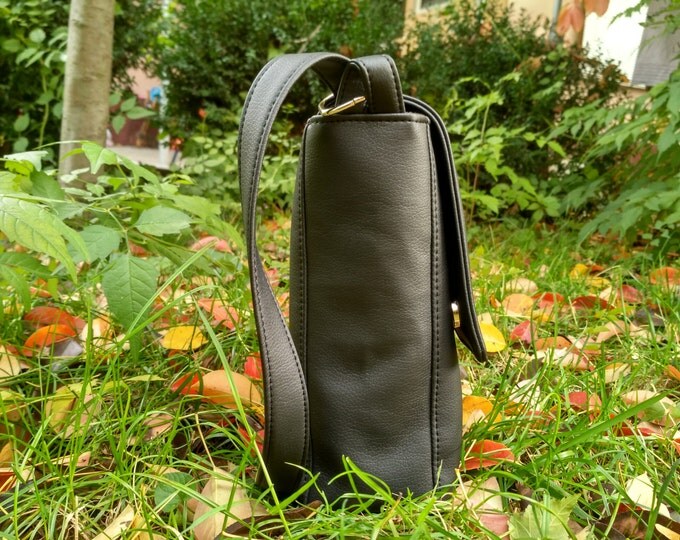 Black Vegan leather Messenger Bag for men
