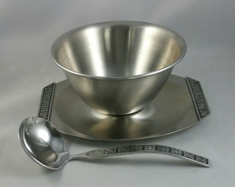 Vintage Stainless Steel Gravy Boat With Ladle, Sauce Bowl With Attached Under Plate, Mid Century Gravy Bowl With Under Plate And Spoon