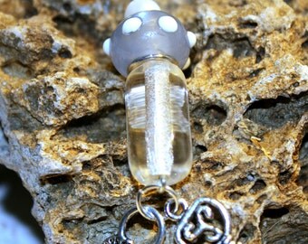 Grey and white glass Key chain - Porte-clé en verre gris et blanc