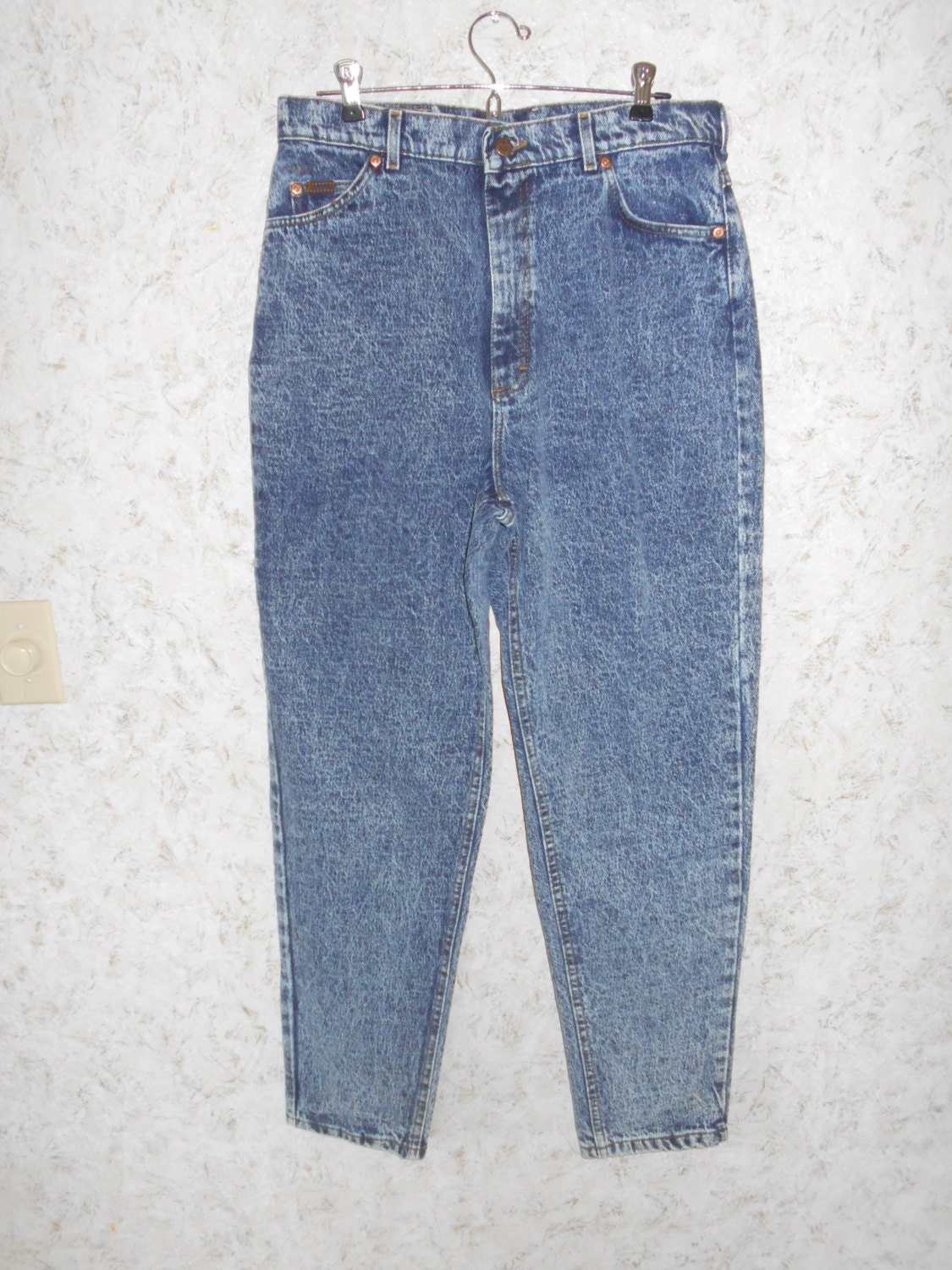 Shop by category Discover high waisted and super high waisted jeans at ASOS. Shop from a range of skinny, ankle, ripped and flared high waisted jean styles from ASOS. ASOS DESIGN Farleigh high waist slim mom jeans in light stone wash. $ ASOS DESIGN Recycled Farleigh high waist slim mom jeans in flat blue. $ Diesel fayza mid waist boyfriend jean.