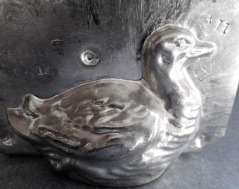 Swan by Eppelsheimer #6212/311 Vintage Metal Candy Mold