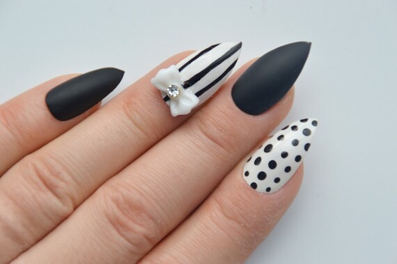Negro mate, rayas, lluvia lunares, arcos 3d, stiletto uñas, pegar en