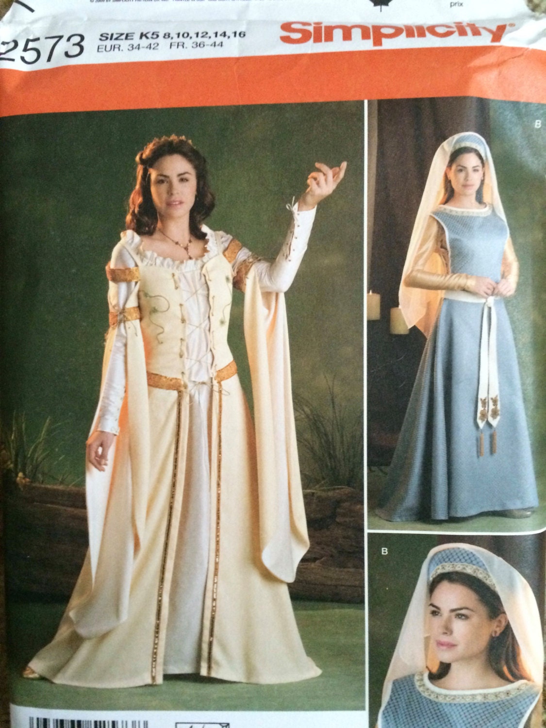 Simplicity Pattern 2573Renaissance Medieval Gown Surcoat