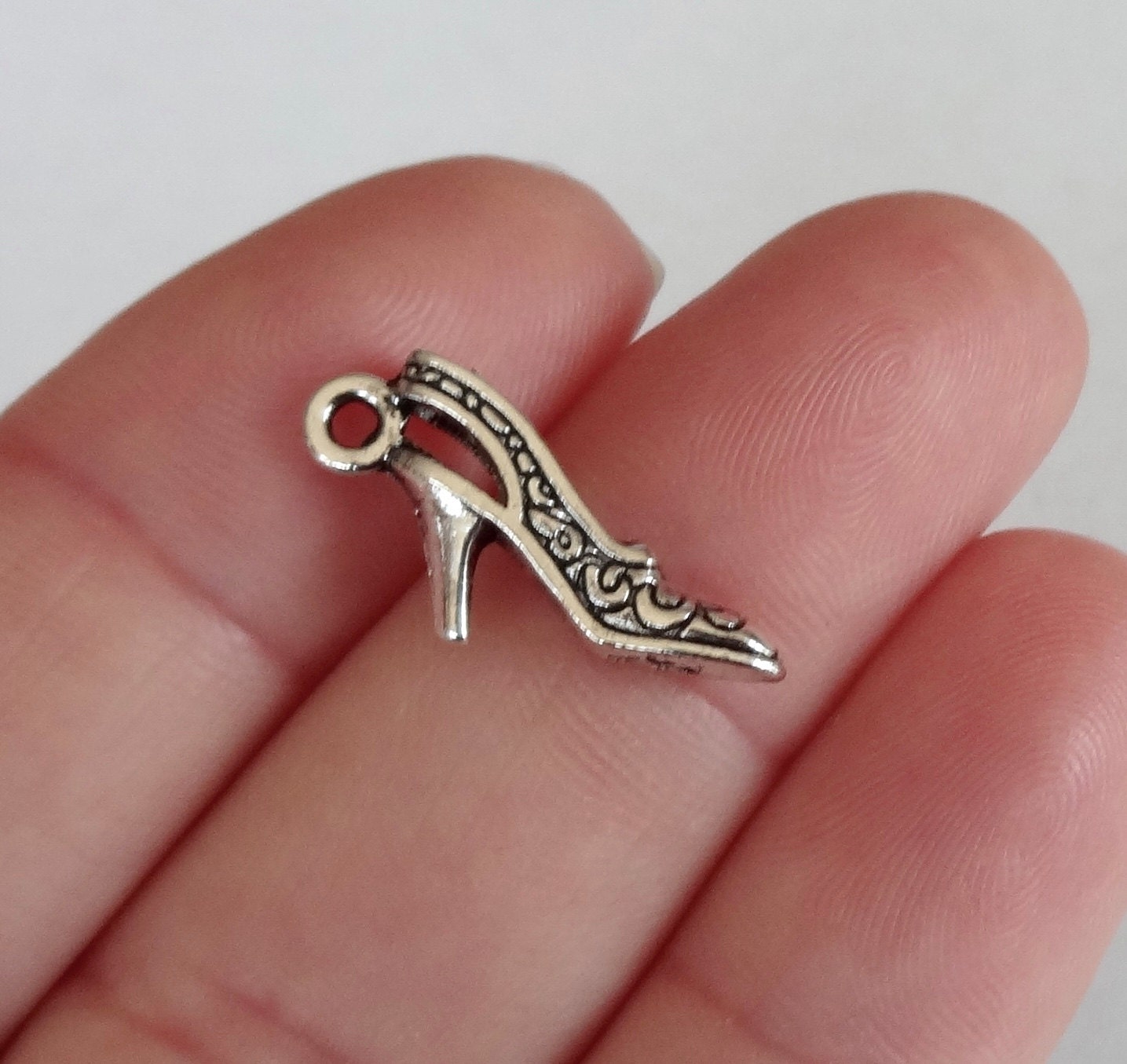 10 High Heel Shoe Charms 3D 21X8mm ITEMJ18