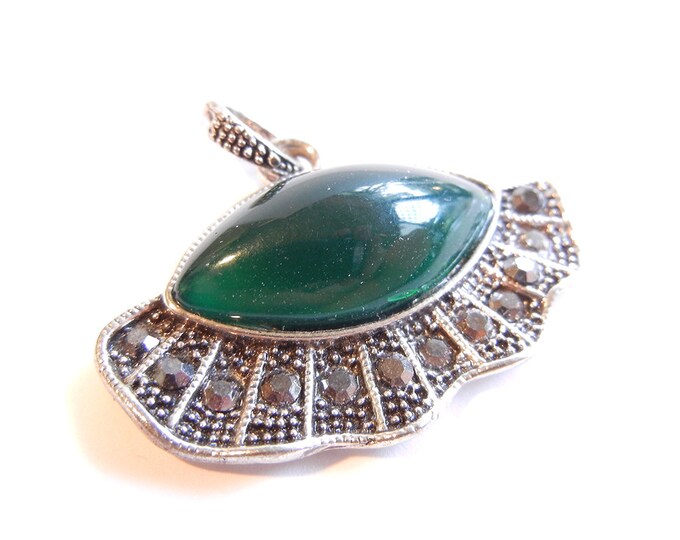 Abstract Green Acrylic Marquis Shaped Eye Pendant with Hematite Rhinestones Antique Silver-tone