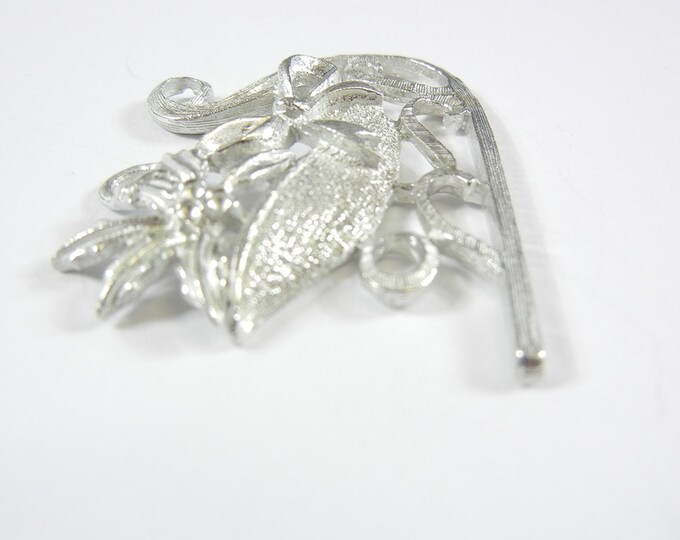 Large Pewter Sleigh with Poinsetta Flower Pendant