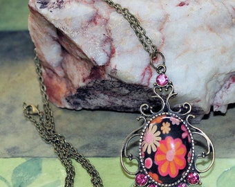 Vintage Meets Retro Flower Cameo Necklace