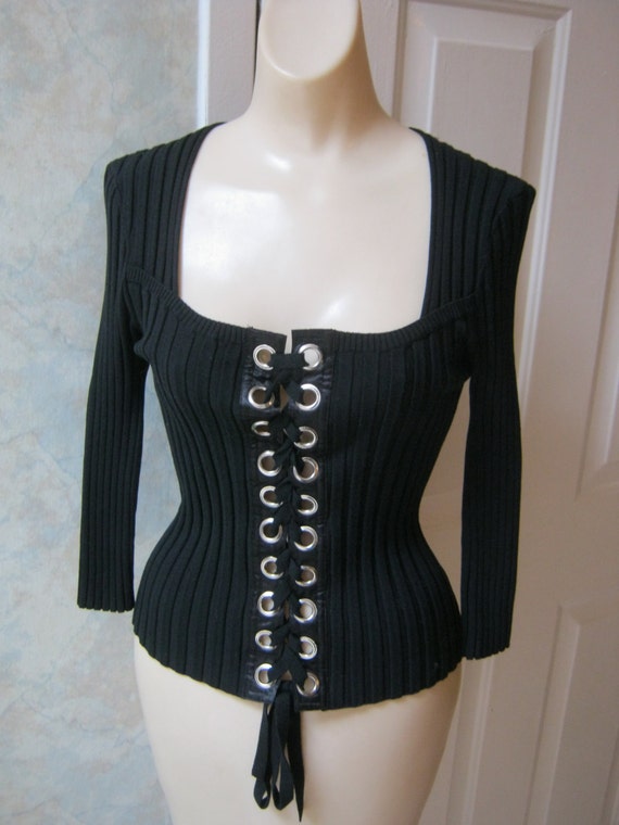 Vintage black ribbed poor boy sweater big grommet lace up