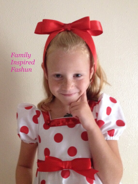 Red ribbon costume acessory hair bow