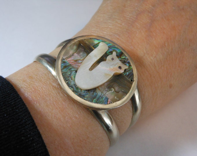 FREE SHIPPING Mexican cat cuff bracelet, abalone shell circle disc, mother of pearl (MOP) cat overlay, Alpaca silver, unique, marked Mexico