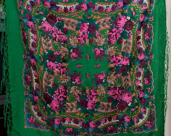 Chale russe. Ukrainian ethnic Scarf. Russian shawl. Hustka. Chic Shawl, Traditional Floral shawl. Folk holiday green Shawl, platok. Ukraine