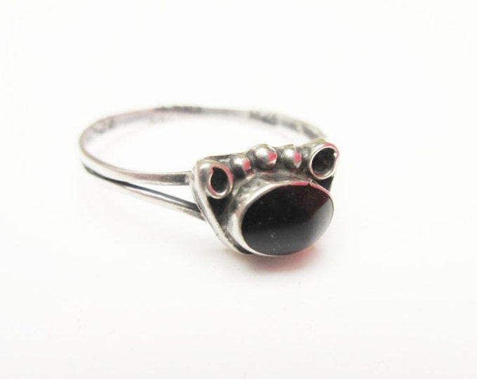 Sterling ring black onyx gemstone beveled silver ring size 7 1/2