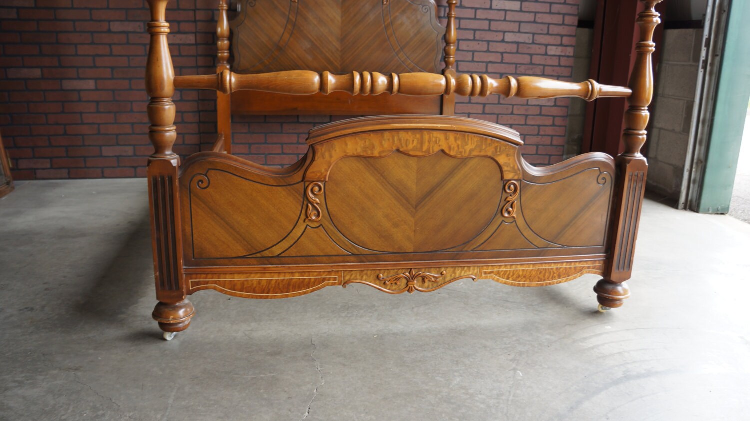 Antique Full Bed / Double Bed Frame Vintage Full Bed / 4 Post