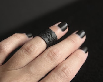 Handmade Faux Leather Ring/ Vegan Leather Ring/ Black Ring/ Handmade Ring/ Minimalist Ring/ Unisex Ring/Sewn abstract pattern