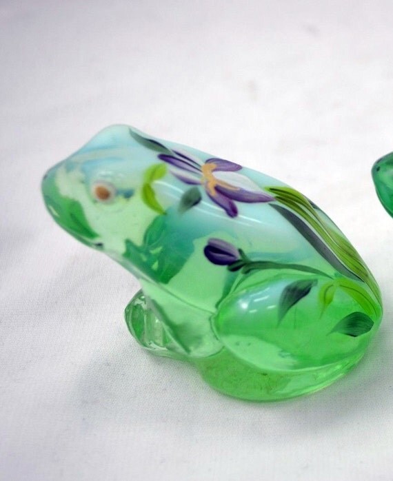 Vintage Fenton Frog Green Glass Hand Painted Artist Signed
